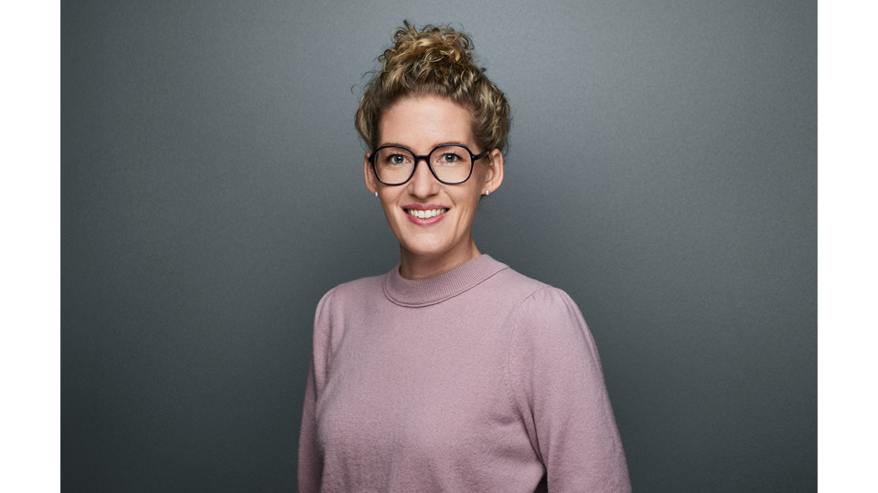 Dr. Christine Blume